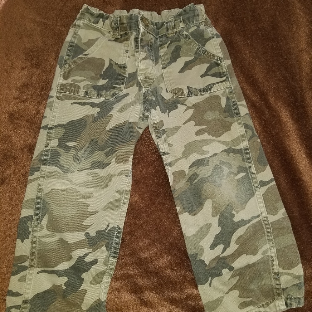 Boys 4T Camo & Tan reversible pants